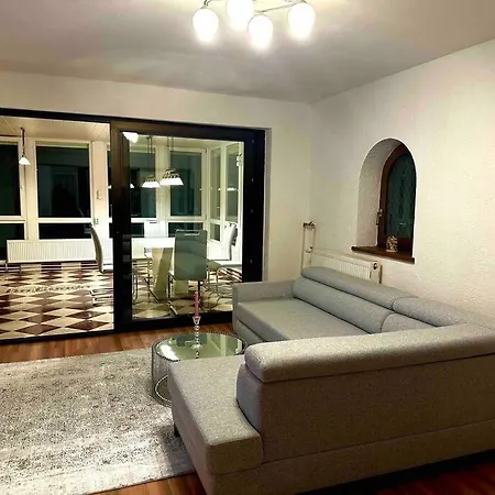 Zuhause! Mit Garten Apartamento