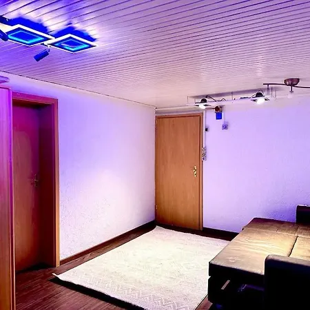 Apartamento Zuhause! Mit Garten Forstinning